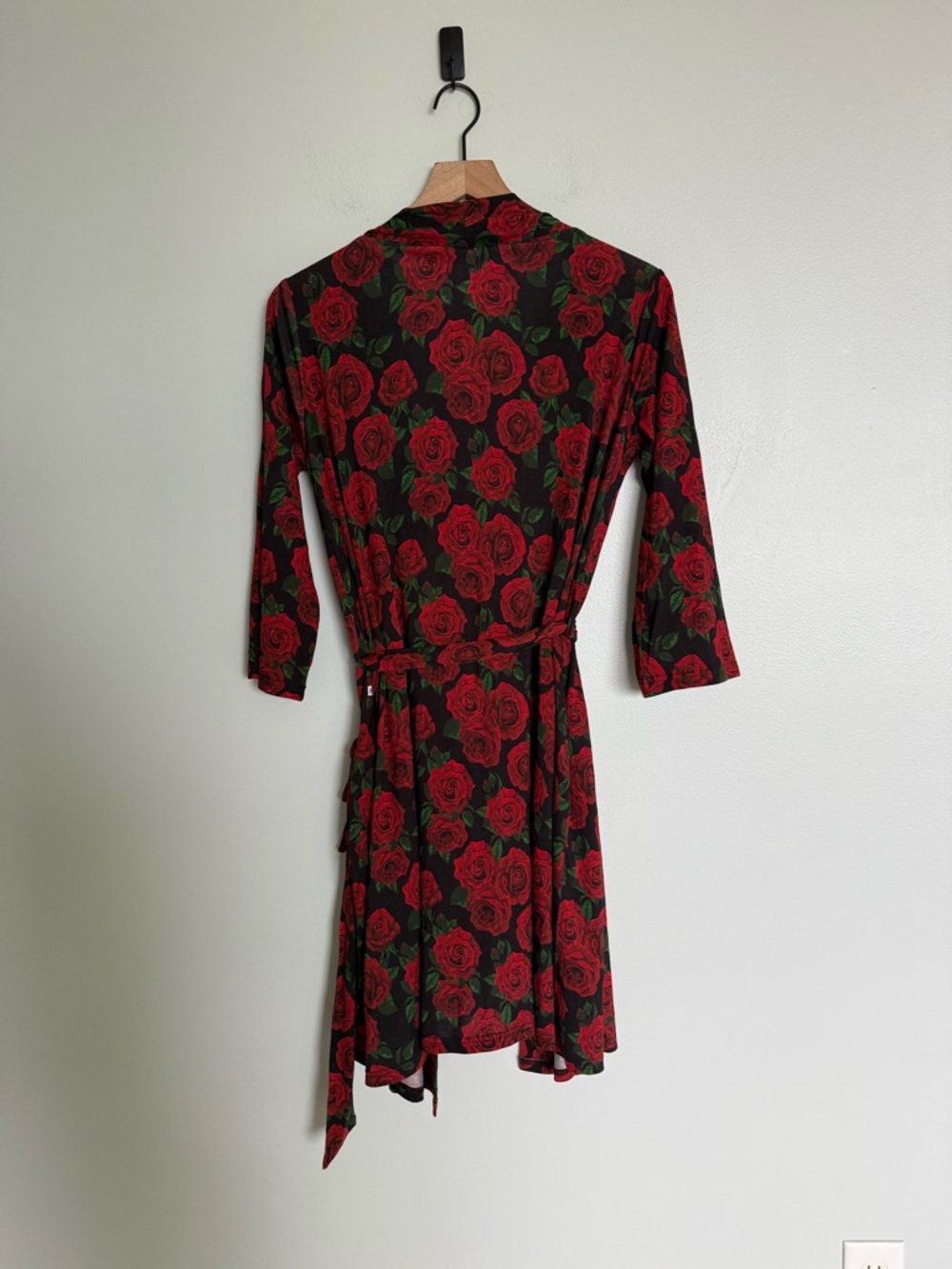 Bums and Roses Natural Bamboo Rose Robe - Picture 8 of 8